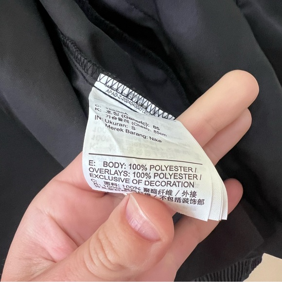 NWT Nike Sportswear Woven Jacket - Picture 8 of 8